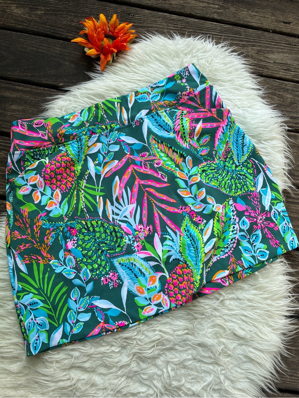 🌺LIKE NEW Lilly Pulitzer skorts in size 16🌺